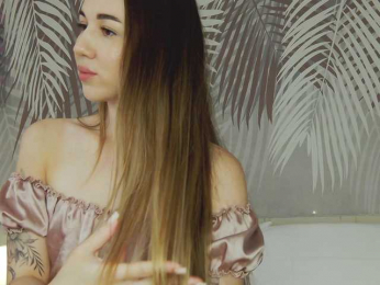 LizaLove webcam model stream image