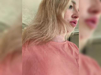 MOLLY-7 webcam model stream image