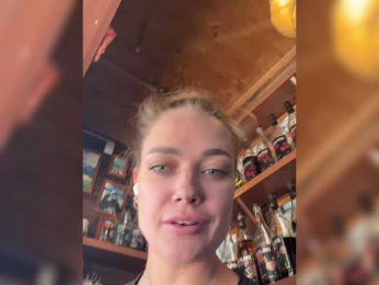 HollyGolightly webcam model stream image