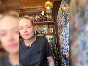 HollyGolightly webcam model stream image