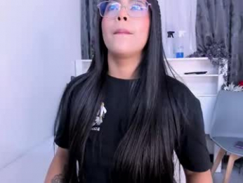 meghan_loghan webcam model stream image