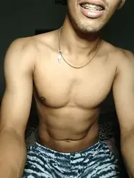 Ishooooo webcam model stream image