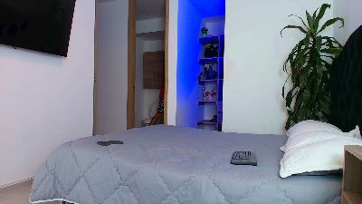 two_sinzXX webcam cam4 model stream image