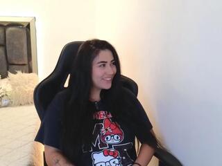Lola Dove webcam model stream image