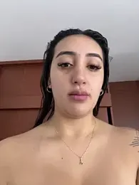 Hannahoff webcam model stream image