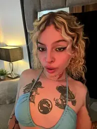 Bonnie_vega webcam stripchat model stream image