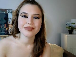 Guinevere Hakey webcam model stream image