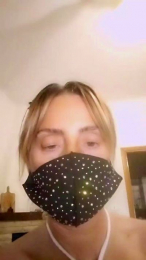 Akemy_room webcam model stream image