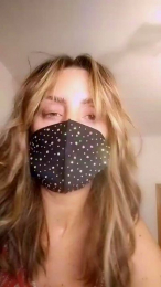 Akemy_room webcam model stream image