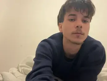 YASdan84 webcam model stream image