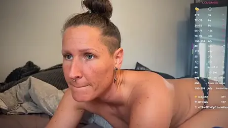 SwingWingWomanSweden webcam model stream image