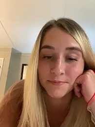 Kaylayoung12 webcam model stream image