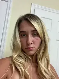 Kaylayoung12 webcam model stream image