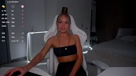 Evelinka webcam model stream image