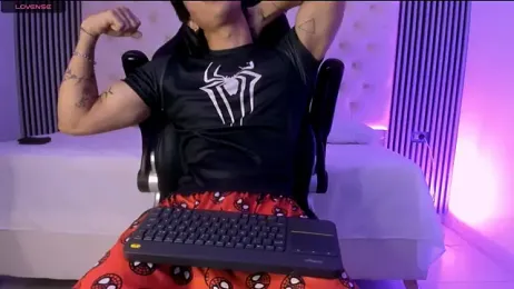 toji_luxxer webcam stripchat model stream image