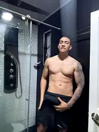 blackbullger_ webcam model stream image