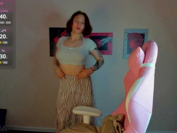 Miss-you-kiss webcam model stream image