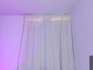 steffanyredx webcam model stream image