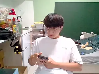 Yang_571 webcam model stream image