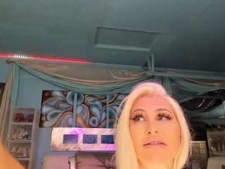 adrianna777 webcam camsoda model stream image