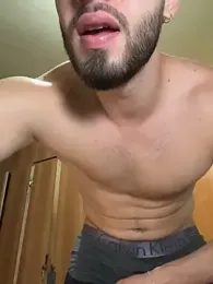 MaxDell webcam stripchat model stream image