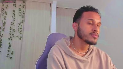 SubmissiveHorny webcam model stream image