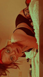 Iamsupersluty webcam model stream image
