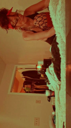 Iamsupersluty webcam model stream image
