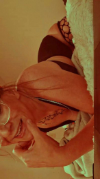 Iamsupersluty webcam model stream image