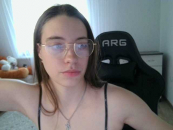 FunnyBanny0312 webcam model stream image