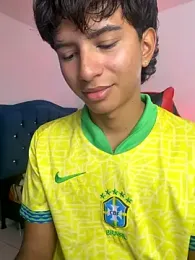 Leonarrrd_01 webcam model stream image