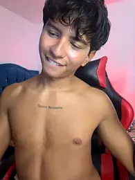 Leonarrrd_01 webcam stripchat model stream image