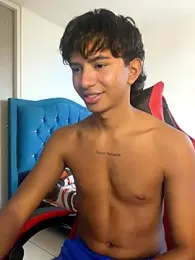 Leonarrrd_01 webcam model stream image