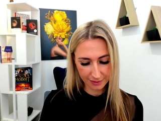 happysmileee webcam model stream image