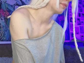 PeacchyPawss webcam model stream image