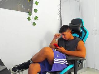 Kevin Bray webcam model stream image
