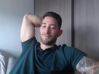 Thiago Thomspons webcam model stream image