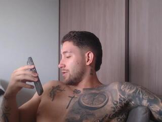 Thiago Thomspons webcam model stream image