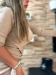 _Abril-Office1 webcam model stream image