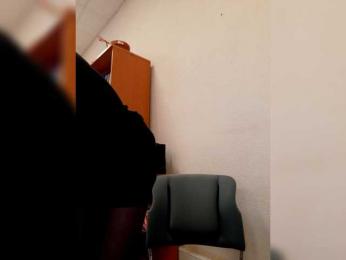 Julia_UralO4ka webcam model stream image