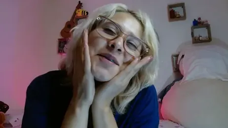 Ramona_Flower webcam model stream image