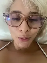 Ramona_Flower webcam model stream image