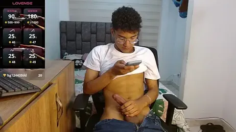 harrytwink18 webcam stripchat model stream image