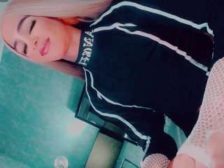 isabellalatingirs webcam model stream image