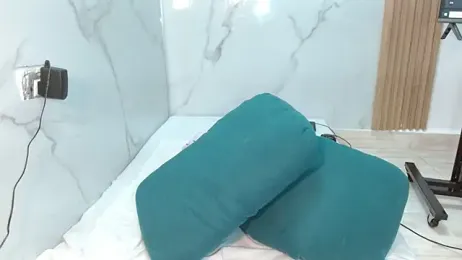 mollyguns webcam model stream image