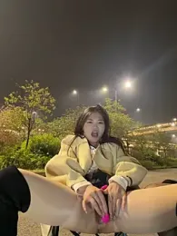 AiBanana webcam model stream image