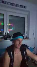 BadHeDirtyShe webcam model stream image