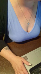 FeuchteMuschi86 webcam model stream image
