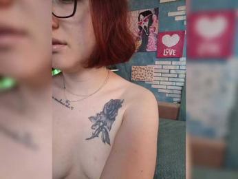 NovaLia webcam model stream image