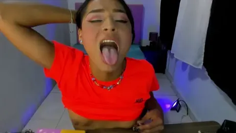 issa_kitty webcam stripchat model stream image